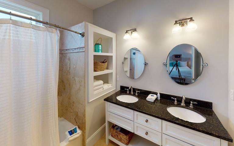 Vacation rental for 15 people, with balcony and pool in Santa Rosa Beach