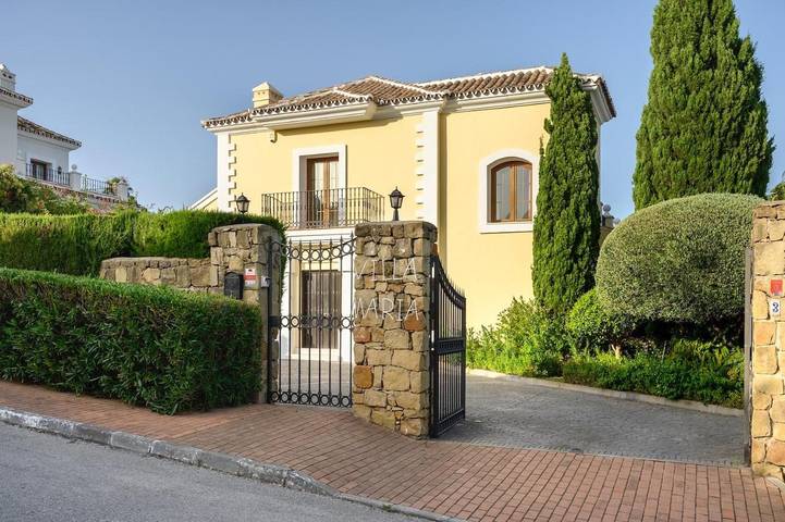 Chalet para 8 personas, con jardín además de vistas y piscina, Familias con niños en El Paraíso