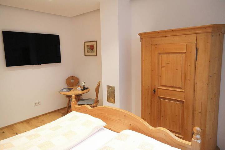 Ganze Wohnung, Kleine gemütliche Kellergeschoss-Wohnung im Chiemgau in Obing, Landkreis Traunstein