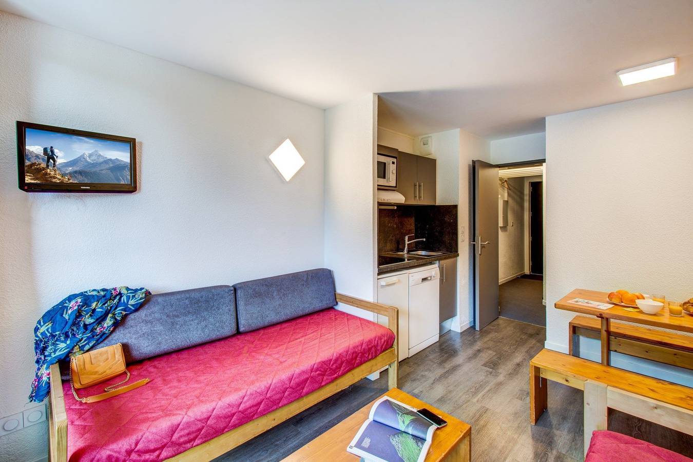 Appartement entier, Appartement de vacances pour 4 personnes avec balcon in Germ, Pyrénées