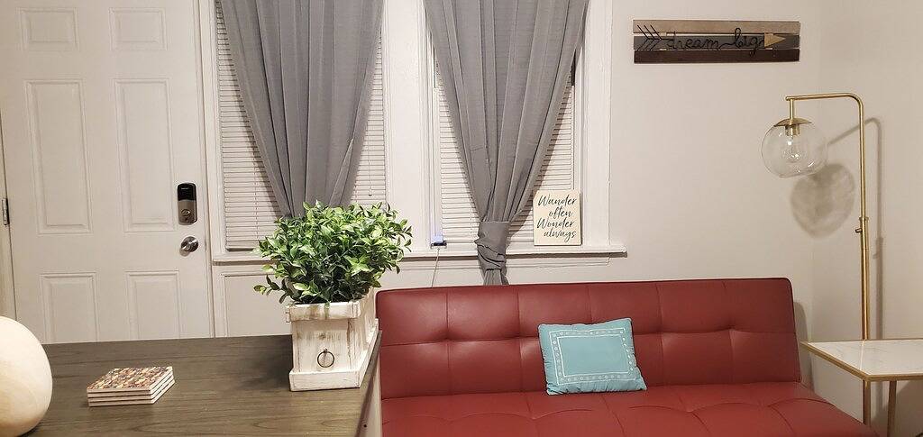 Ganze Wohnung, Chic, Cozy home, by Blue Line Train Stop + Free parking in Chicago, Cook County