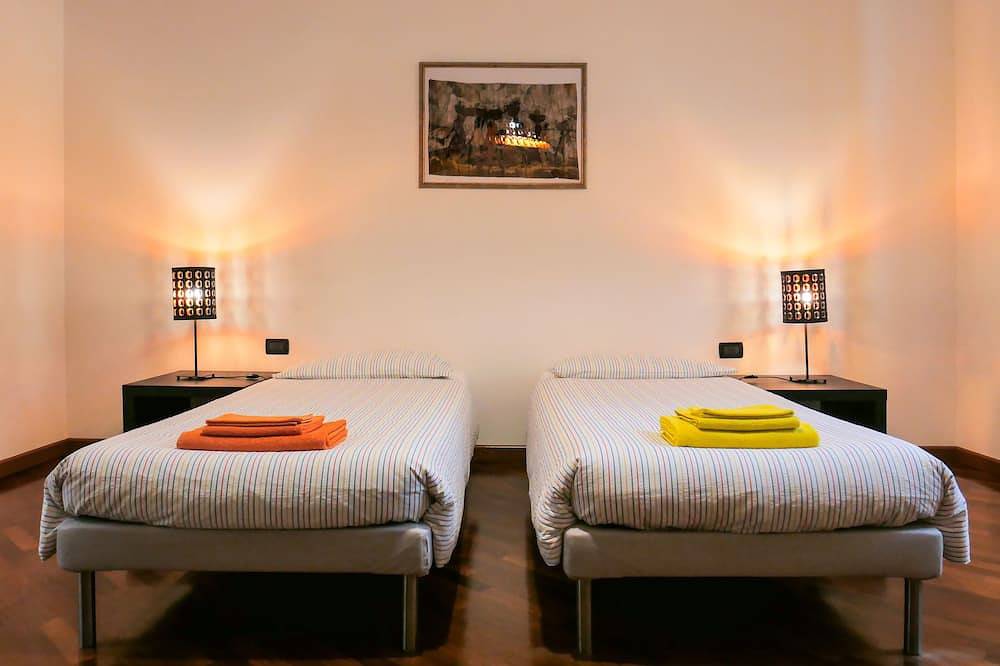 Ganze Wohnung, Für Albaro (Arba), zwei Schritte von der Mitte, in der grünen historischen Ville genoves in Genua (Stadt), Genua