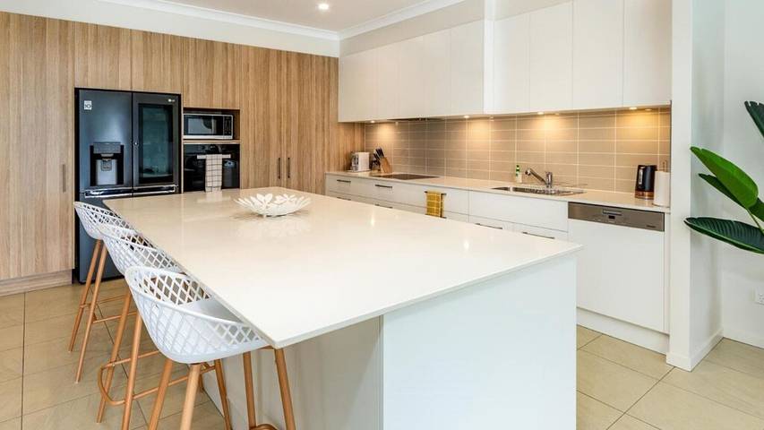 Holiday home for 10 people, with hot tub and balcony - 1