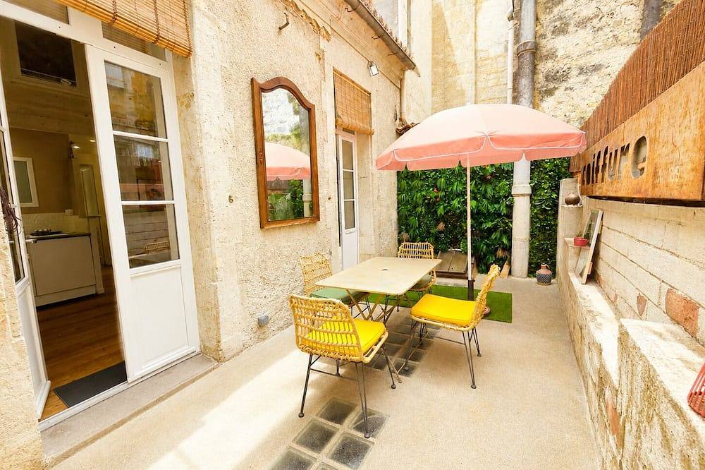 Ganze Wohnung, Apartment-Stadt-Ensuite mit Dusche-Terrasse in Angoulême, Charente