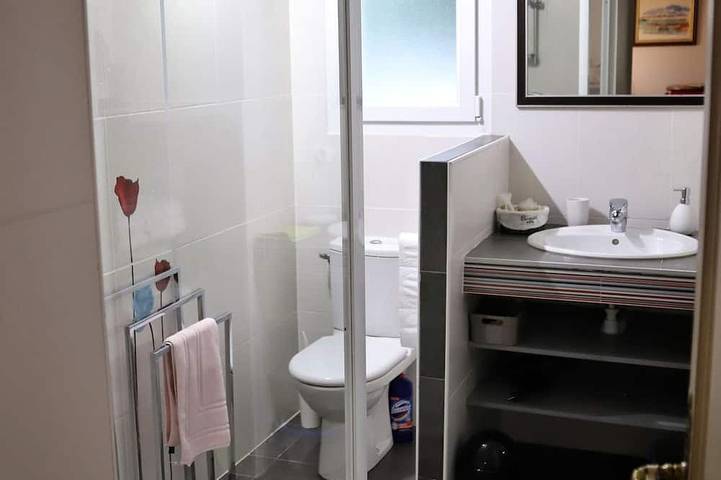 Location de vacances pour 2 personnes, avec piscine et jacuzzi ainsi que terrasse et jardin à Nages-et-Solorgues - 3