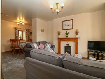 Log Cabin for 5 People in Betws-y-Coed, Conwy region, Photo 3