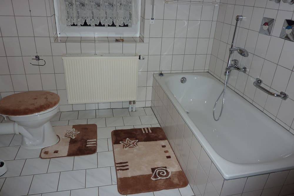 Ganze Wohnung, Komfort-Wohnung, 72 qm Traumblick , Kassel, Documenta ,,nähe Edesee-Fritzlar in Niedenstein, Schwalm-Eder-Kreis