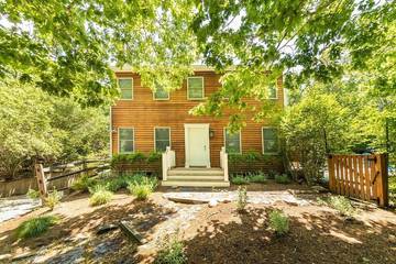 Vacation Home for 10 Guests in Springs, North Fork, Picture 1
