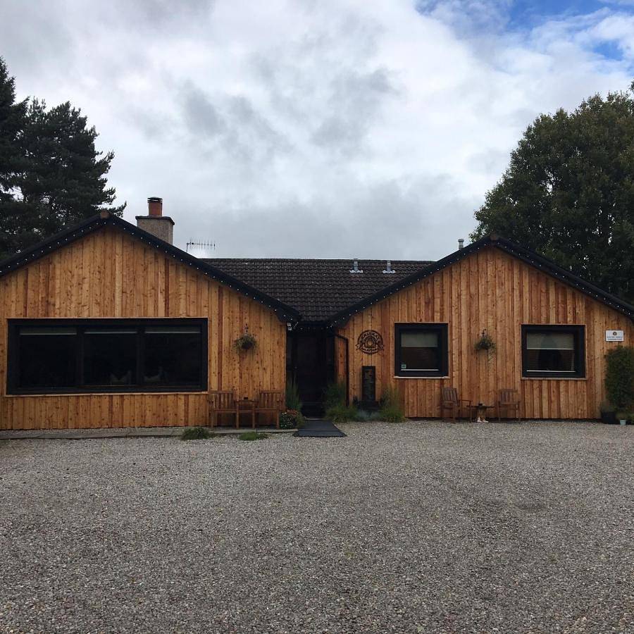 Eriskay Guest House and Aviemore Glamping in Aviemore, Highlands