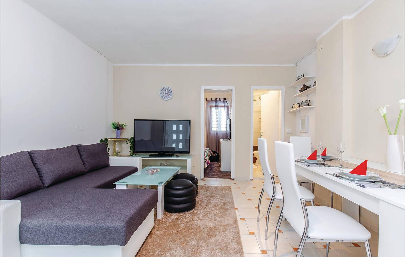 Ganze Ferienwohnung, Charmante Ferienwohnung mit Terrasse, WLAN und 2,5 km Entfernung zum Strand in Vrh Martinscice, Primorje-Gorski Kotar