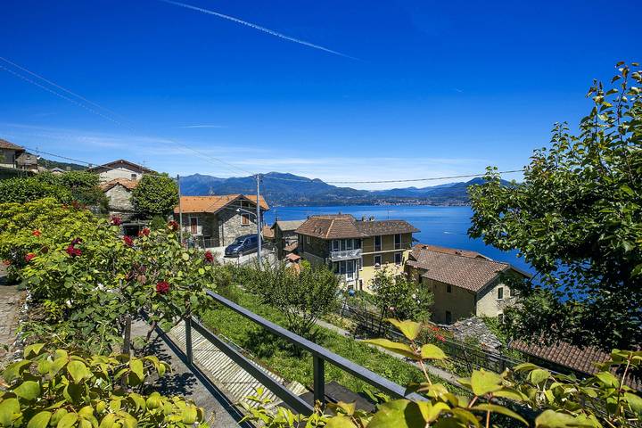 Ferienwohnung für 4 Personen, mit Terrasse und Garten sowie Ausblick und Seeblick im Piemont - 4