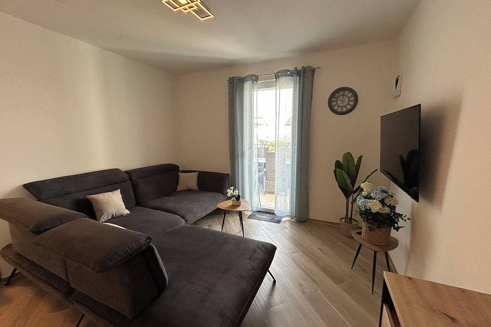 Ganze Wohnung, Neue  3-Zi.Whng. Seeblick, Pool, Gardasee Peschiera ideal für Familien, Paare, in Peschiera del Garda, Gardasee-Berge