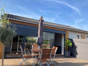 Maison de campagne pour 5 personnes, avec terrasse ainsi que jardin et piscine à Pont-l'Abbé
