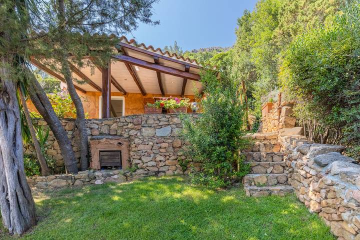 Appartamento intero, Appartamento per vacanze "Casa Passiflora in Costa Smeralda" con vista sul mare, giardino e terrazza in Arzachena, Costa Smeralda