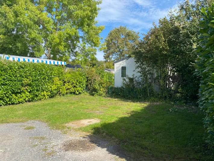Camping La Faloise - Hébergement 2 personnes - Cabane étape - Sans sanitaires in Angicourt, Oise