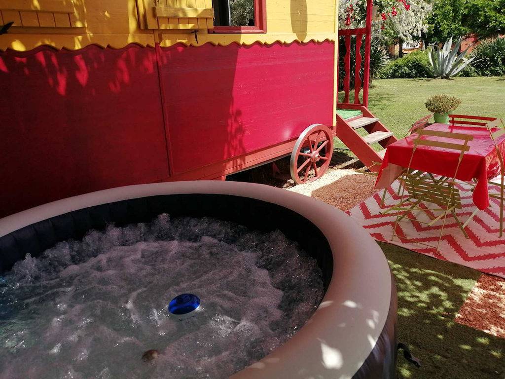 Roulotte La Pitchoune avec spa privé - Mas Maurane in Tarascon, Région d'Arles