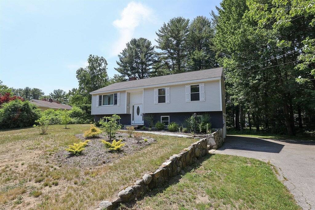 Walk to Dock Square! - Freshly Renovated Charmer! in Kennebunk, York County