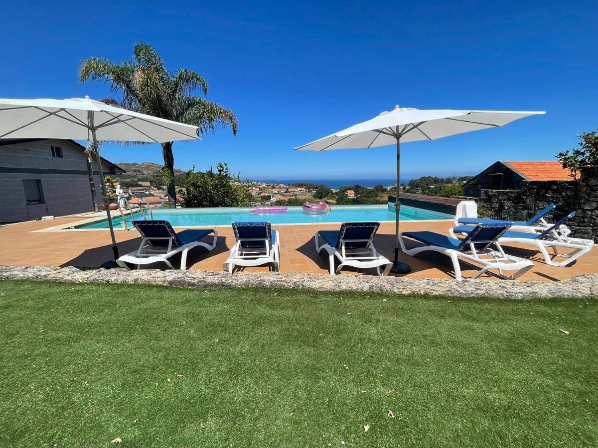 Chalet Con Vistas Al Mar, Piscina, Pista Futbol...Ideal Para Familias Con Niños in Baiona, Rias Baixas