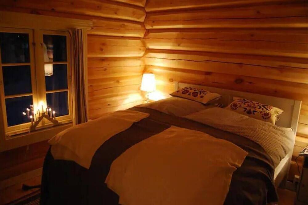 Lodge by lake and slopes in Vemdalen, Jämtland