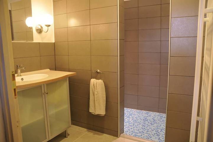 Gîte pour 4 personnes, avec Terrasse et Jardin à Cahuzac-sur-Vère - 4