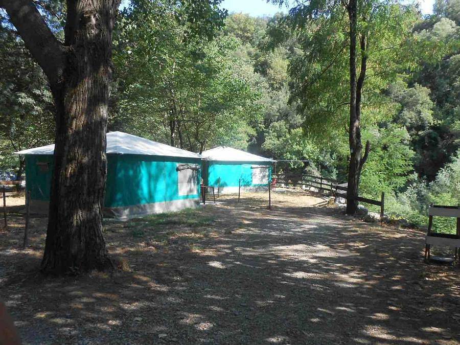 Camping Les Gorges de l'Herault - Bungalow toilé 4 personnes in Sumène, Parc national des Cévennes