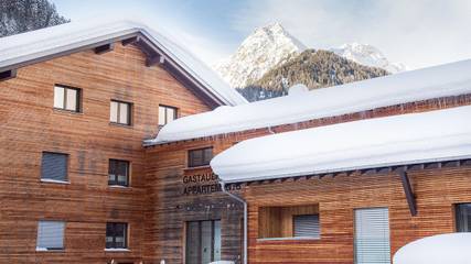 Ferienwohnung für 6 Personen, mit Garten und Pool sowie Terrasse und Sauna im Montafon