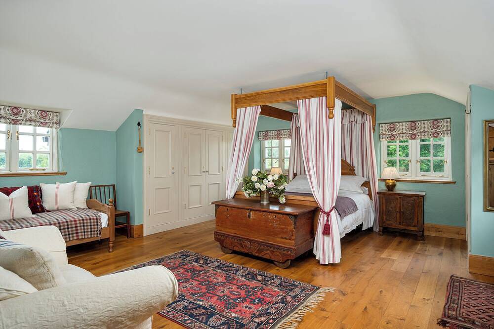 Charming and spacious 6-bedroom farmhouse close to Center Parcs in Mullingar, County Westmeath