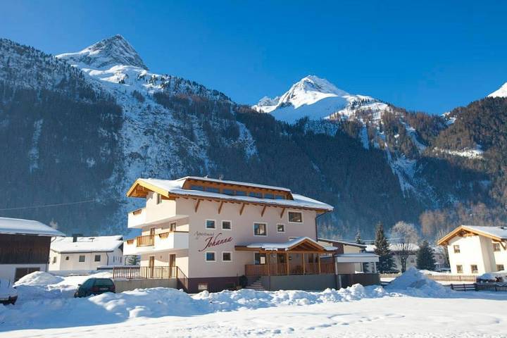 Gîte pour 4 personnes, avec jardin à Huben - 2