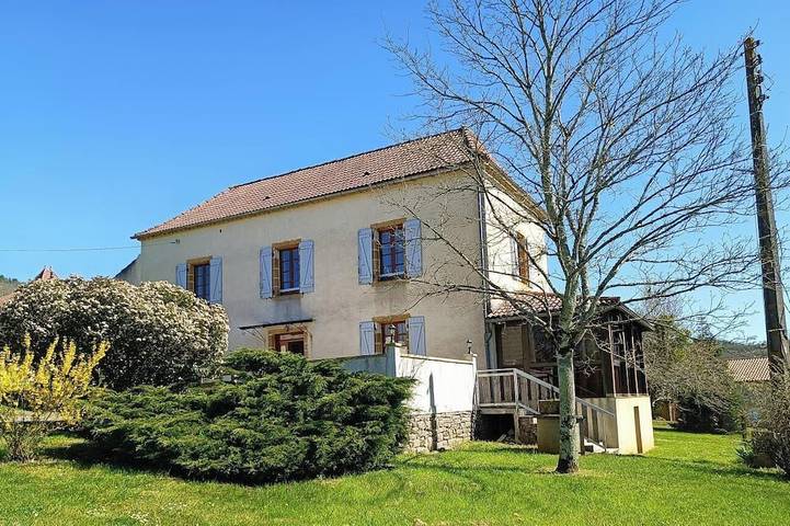 Location de vacances pour 8 personnes, avec Balcon et Jardin à Cazals
