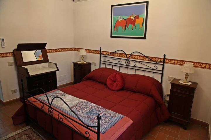 Nives Holiday House, home in the ancient castle walls in the historic center. in Tuscania, Viterbo Provinz