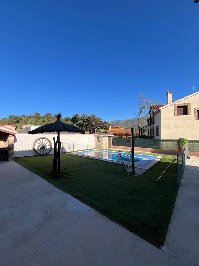 Casa de vacaciones para 20 personas, con piscina además de vistas y jardín en Castilla y León - 2