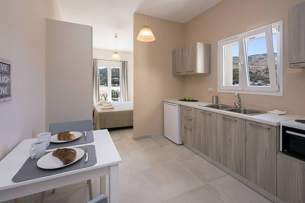 Close to the beach, spacious one-bedroom apartment with sea views., foto 15