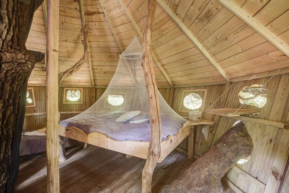 Tree-house Forest Camp 4p in Pierrefitte-sur-Sauldre, Sologne