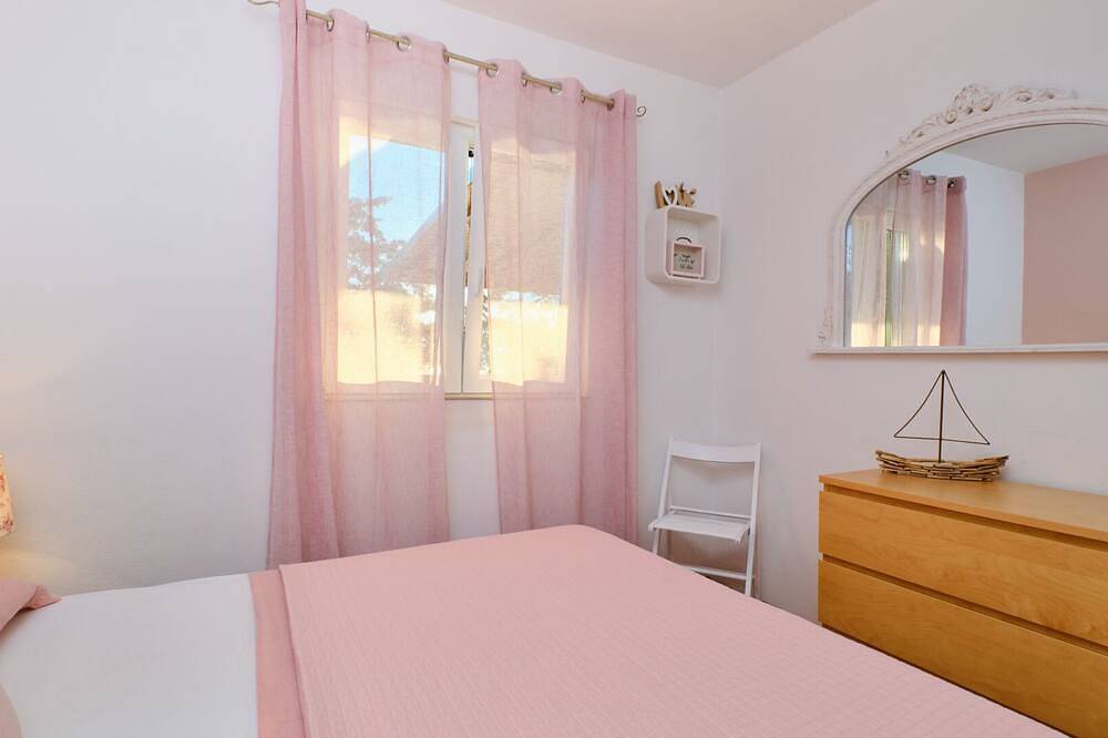 Villa Hemingway beachfront by Villas Guide in Lukovo Šugarje, Naturpark Velebit