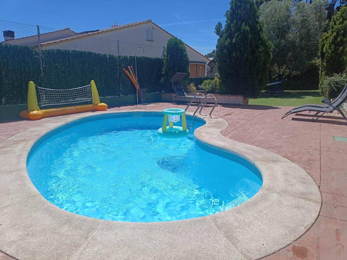 A Happy Place. Casa rural con piscina y barbacoa. in Becerril de la Sierra, Área Metropolitana de Madrid