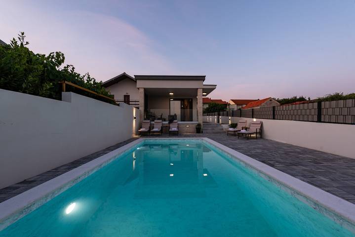 Villa für 5 Personen, mit Garten und Terrasse in Zadar - 2