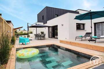 Gîte pour 8 personnes, avec piscine et jardin à Binic