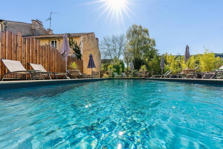Appartement de vacances pour 2 personnes, avec vue ainsi que piscine et jardin, animaux acceptés