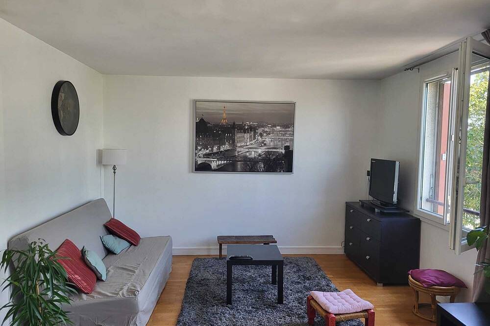 Appartement entier, Bel appartement à 2 pas de Paris, Stade de France, Aéroport Cdg, et Disney in La Courneuve, Seine-Saint-Denis