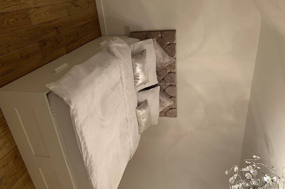 Entire apartment, Solihull apartment!! in Solihull, Birmingham Area