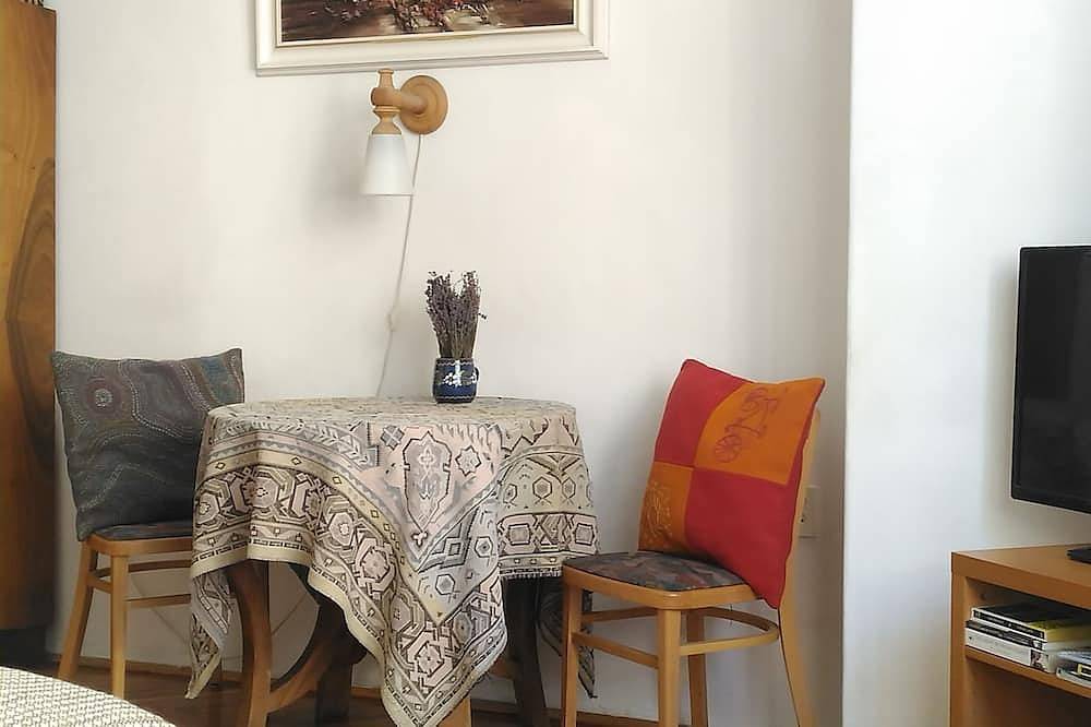 Apartamento entero, Vista del Danubio, cerca del Parlamento, Ac, en un palacio histórico in Budapest, Közép-Magyarország