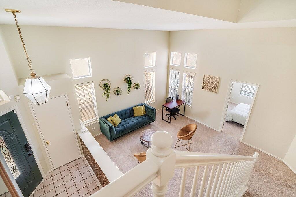 Spacious High Ceilings 5br/3bath. Sf Bay Area in Hayward (CA), Alameda County