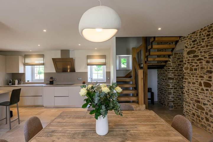 Gîte pour 8 personnes, avec jacuzzi ainsi que sauna et jardin