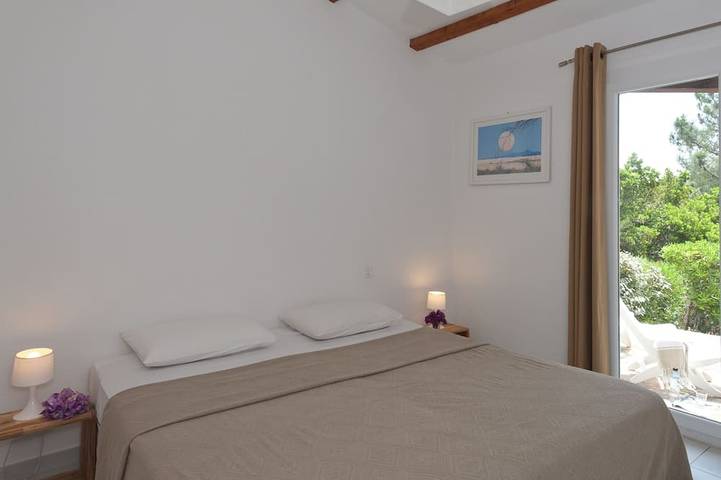 Villa pour 6 personnes, avec jardin ainsi que piscine et terrasse dans Santa Giulia - 2
