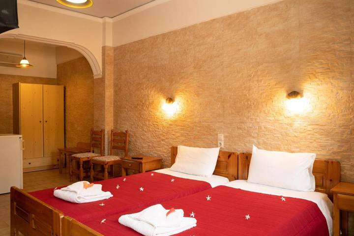 Maison d’hôte pour 4 personnes, avec jardin ainsi que piscine et terrasse dans Matala - 4