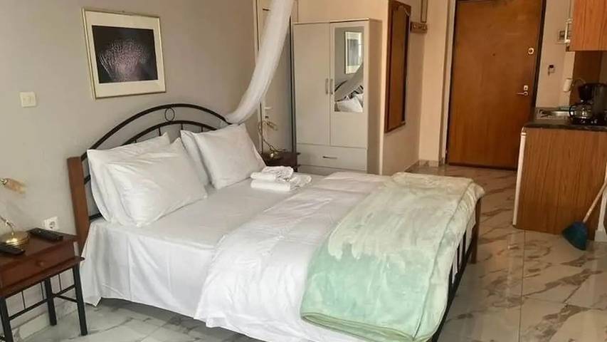 Ferienwohnung für 2 Personen, mit Pool und Garten