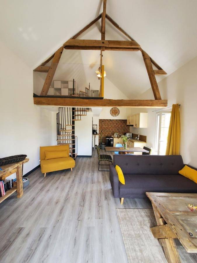 Gîte pour 4 personnes, avec jardin dans Sierville