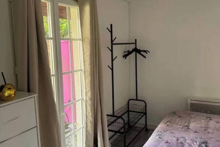 Entire apartment, Charming, standalone studio in Clamart with a garden, near Paris in Clamart, Hauts-de-Seine
