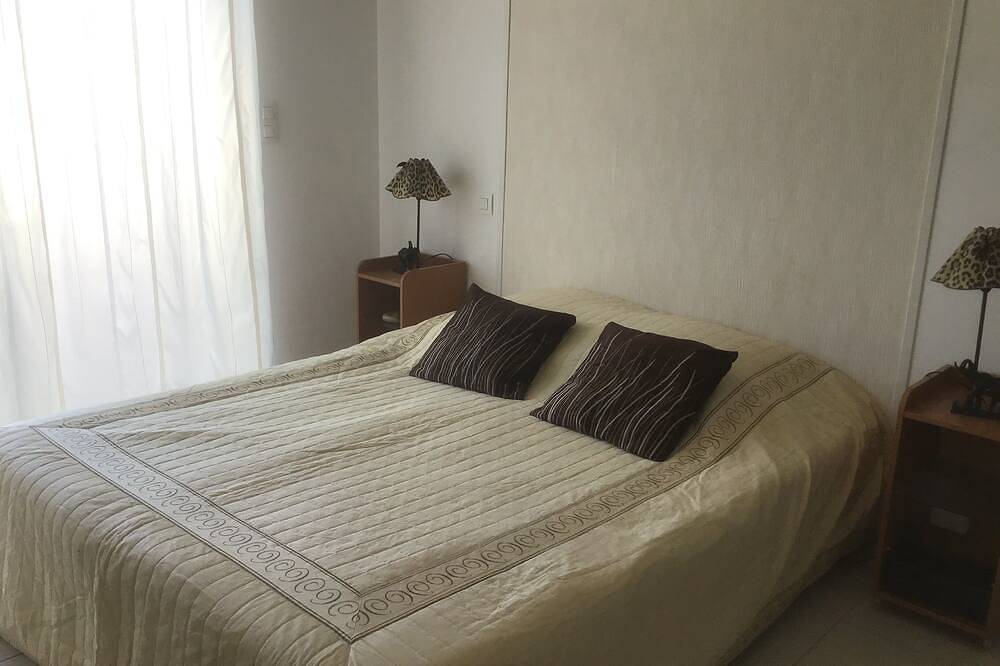 Appartement entier, Appartement  dans havre de tranquillité à 10 mm de la mer Méditerranée. in Sorède, Région de Céret