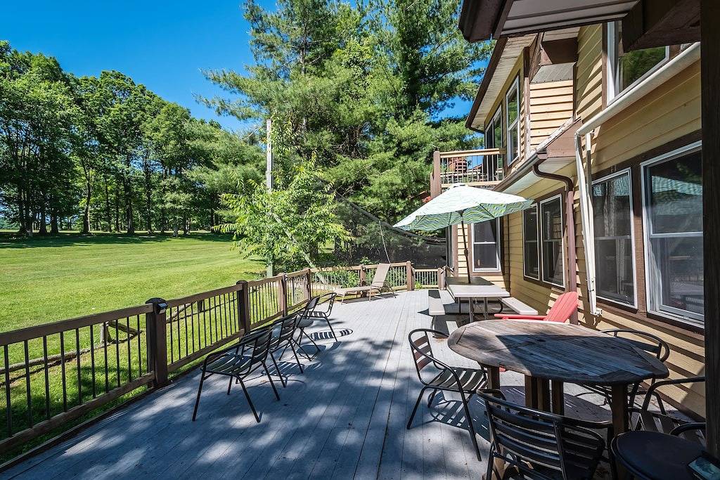 Sunkissed Lodge | Hot Tub, Games, Great Views! in McHenry, Deep Creek Lake